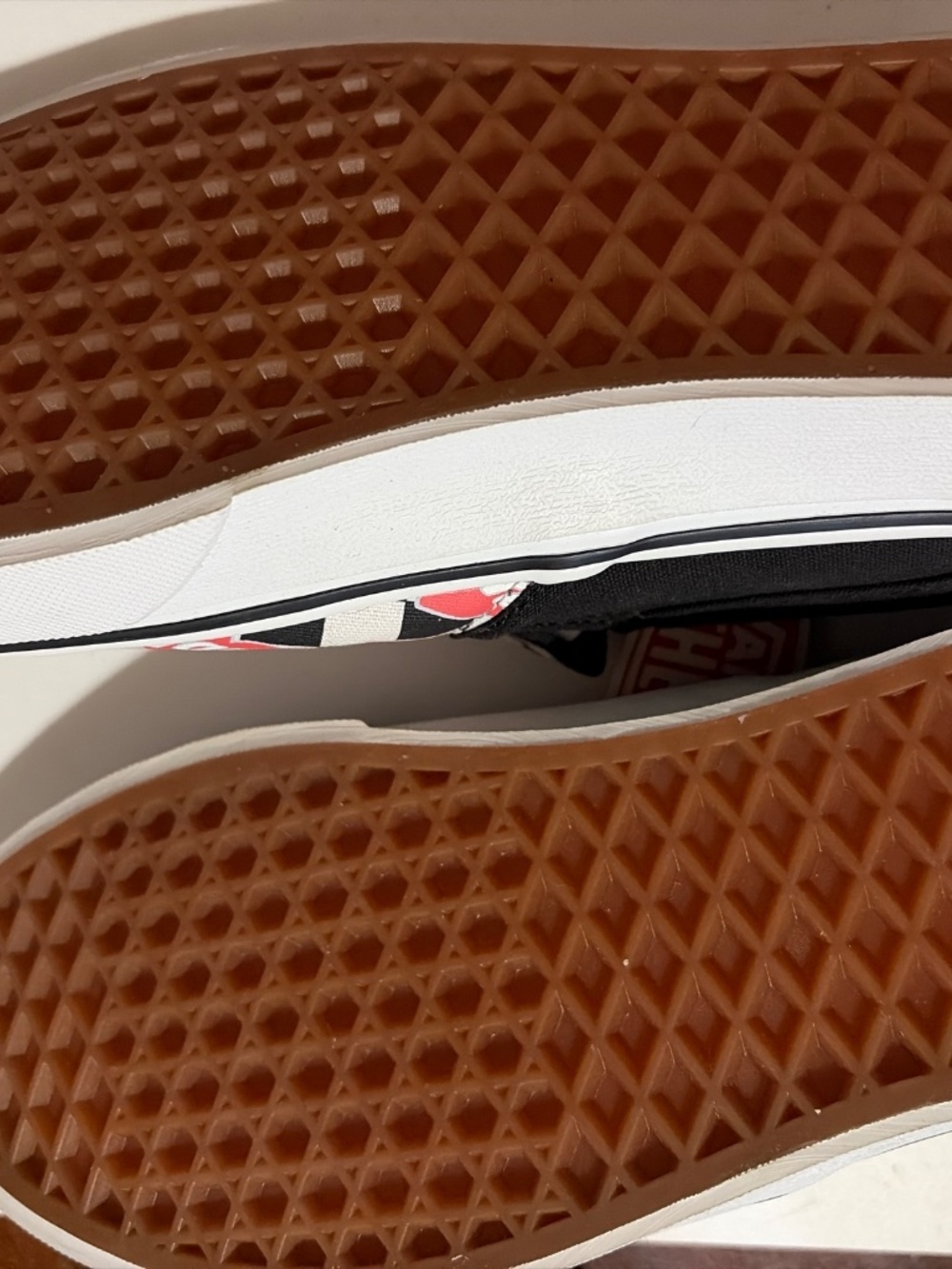 Vans - Picture 2 of 4